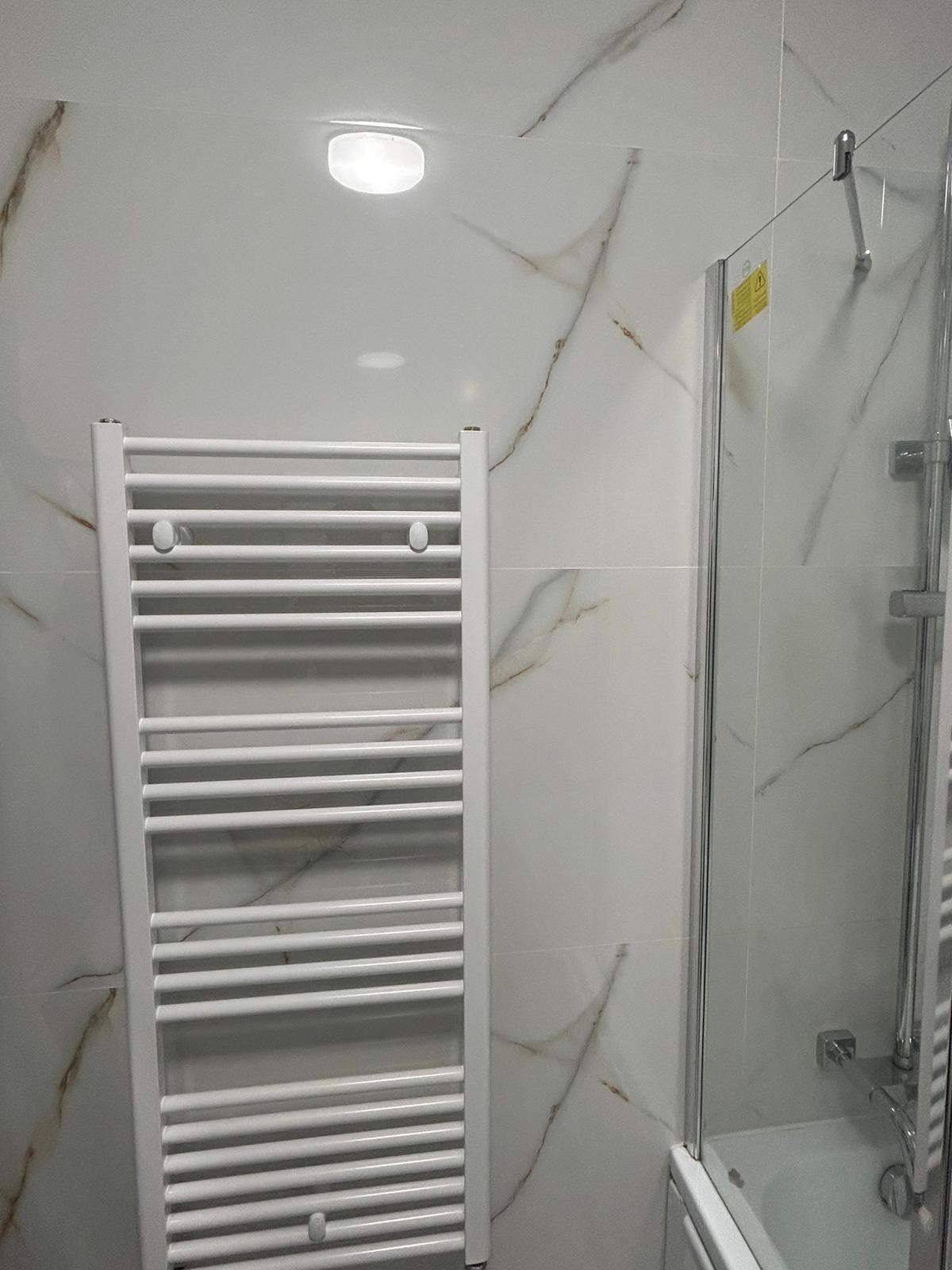 Baie completă cu radiator